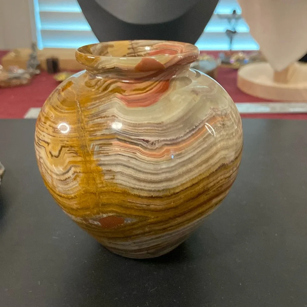 Natural stone vase colorful 4” tall Guc